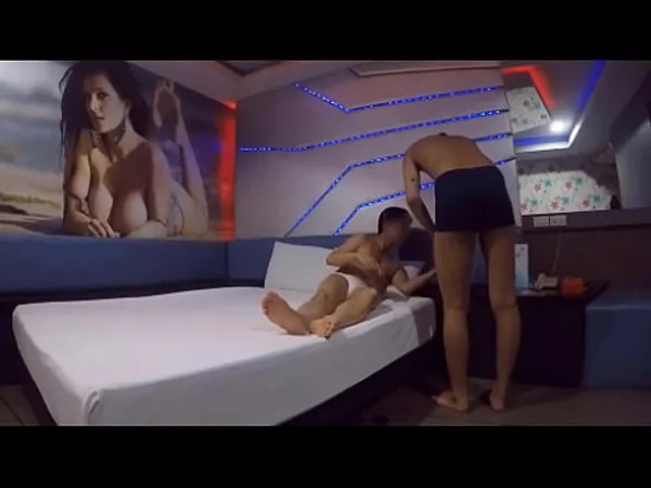 Bác Sĩ Thái Lan Địt Một Anh Cao To Thích Liếm Đùi Cho Xuất Tinh