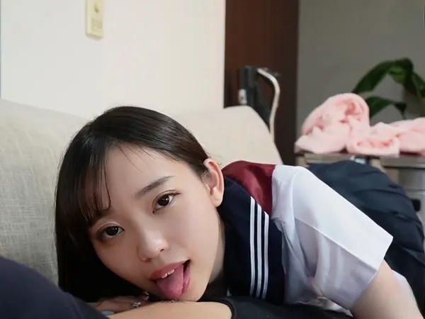 Nữ sinh ngây thơ bị tên đàn ông cặc bự dập vào lồn